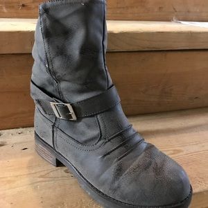 Grey boot